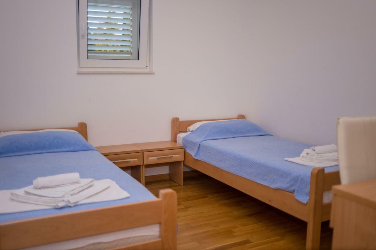 Aparthotel Marina Gromela Mirce Eksteriør bilde