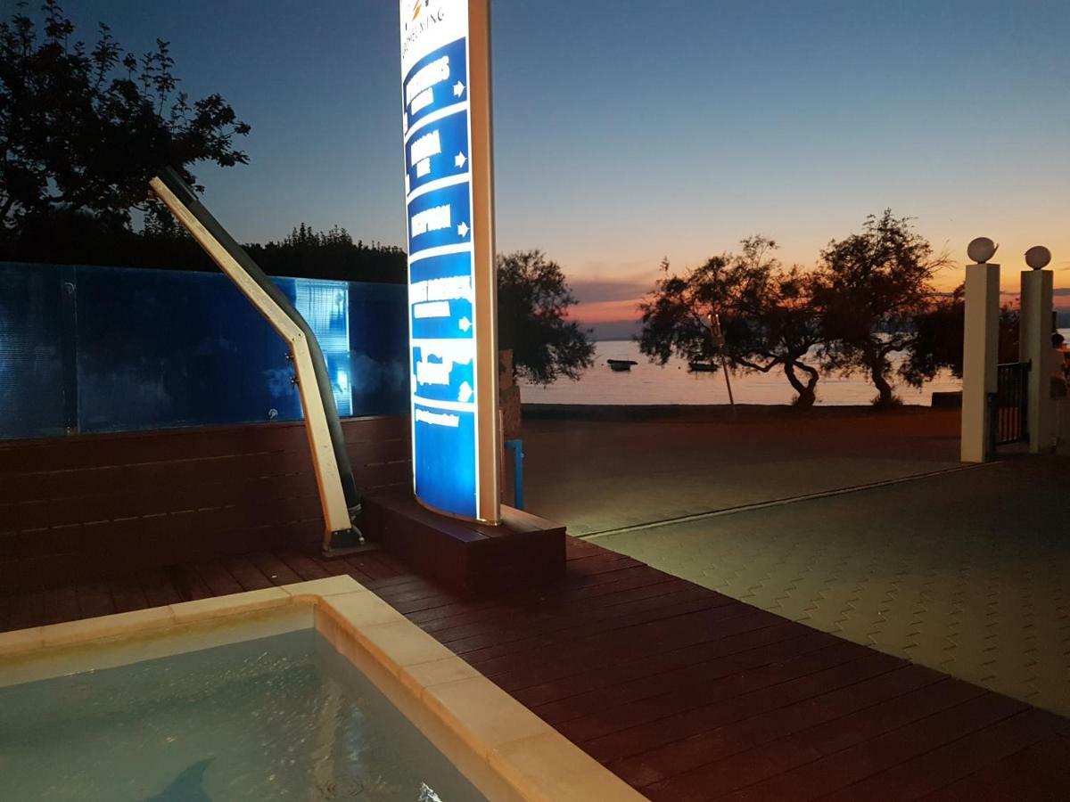 Aparthotel Marina Gromela Mirce Eksteriør bilde